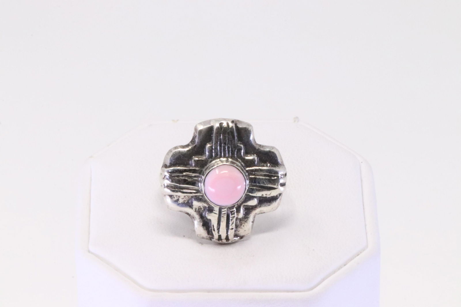 Native America Navajo Handmade Sterling Silver Pink Shell Concho Cross Ring. (1 of 4)