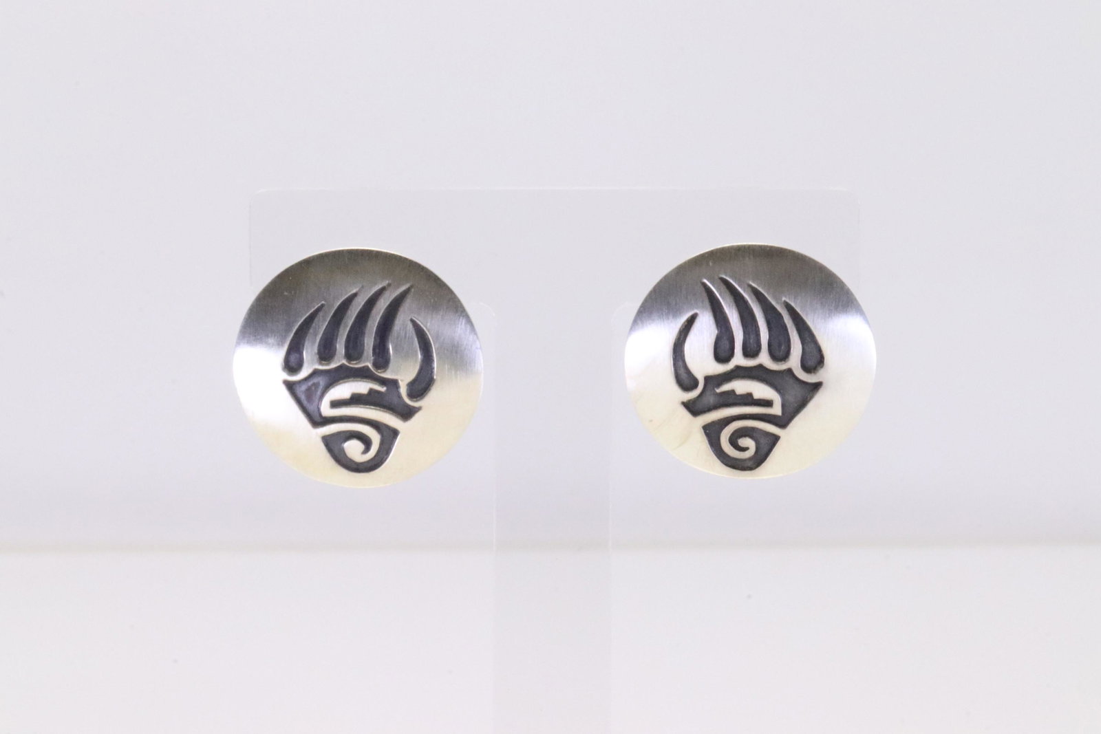Native America Navajo Handmade Sterling Silver Bear Paw Post Earring's By Lester Gene.: This is a Native America Navajo Handmade Sterling Silver Bear Paw Post Earring's By Lester Gene.