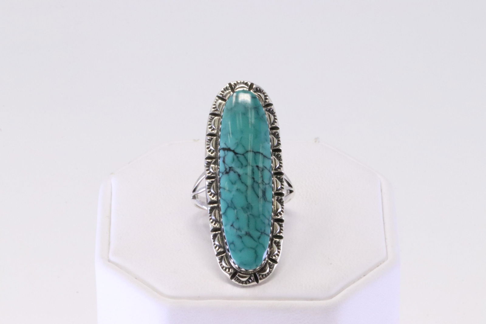 Native America Navajo Handmade Sterling Silver Turquoise Ring By Mike Smith.: This is a Native America Navajo Handmade Sterling Silver Turquoise Ring By Mike Smith. Ring size: 6.50.