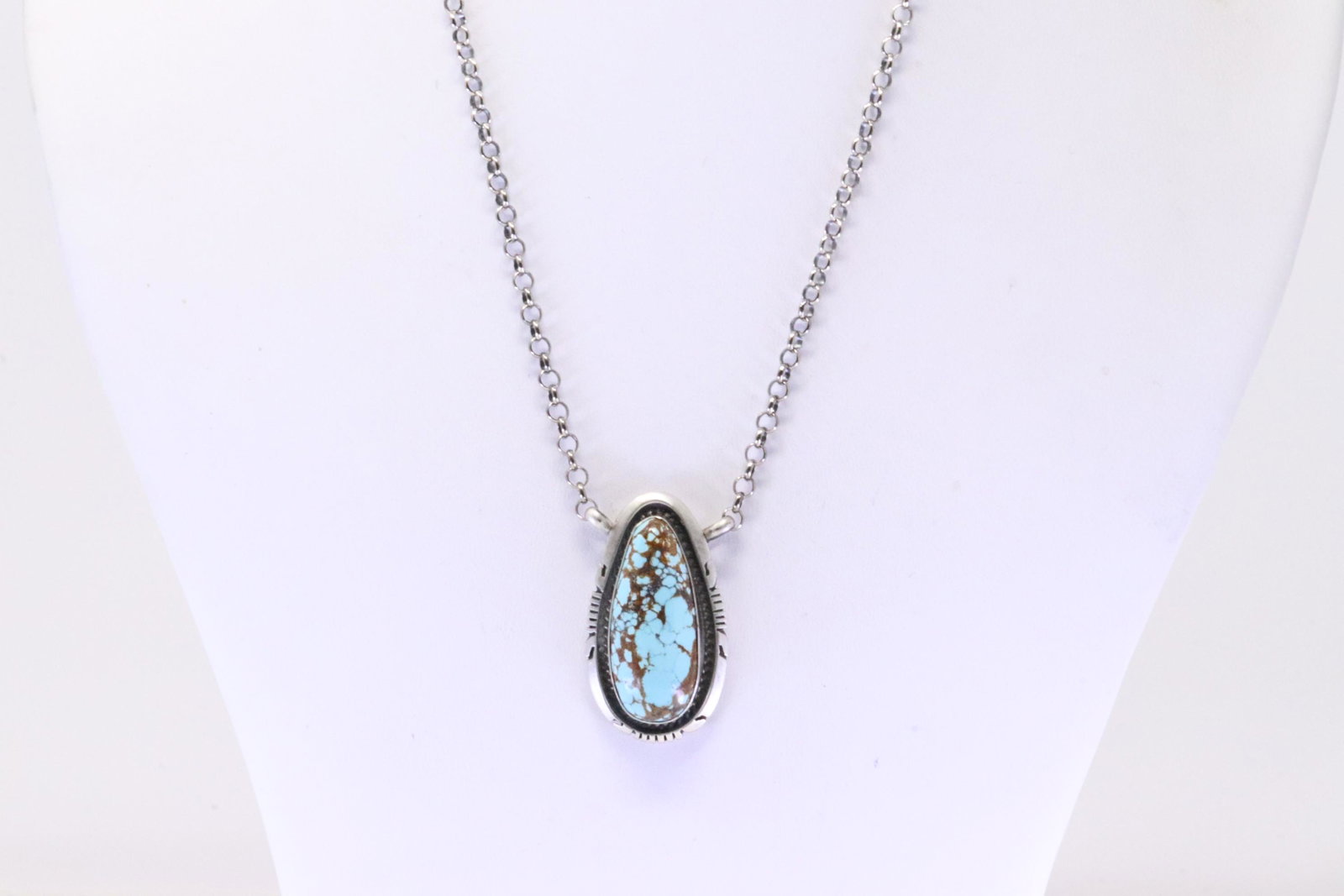 Native America Navajo Handmade Sterling Silver Number 8 Turquoise Necklace By Alfred Martinez.: This is a Native America Navajo Handmade Sterling Silver Number 8 Turquoise Necklace By Alfred Martinez. Necklace length: 16.00"