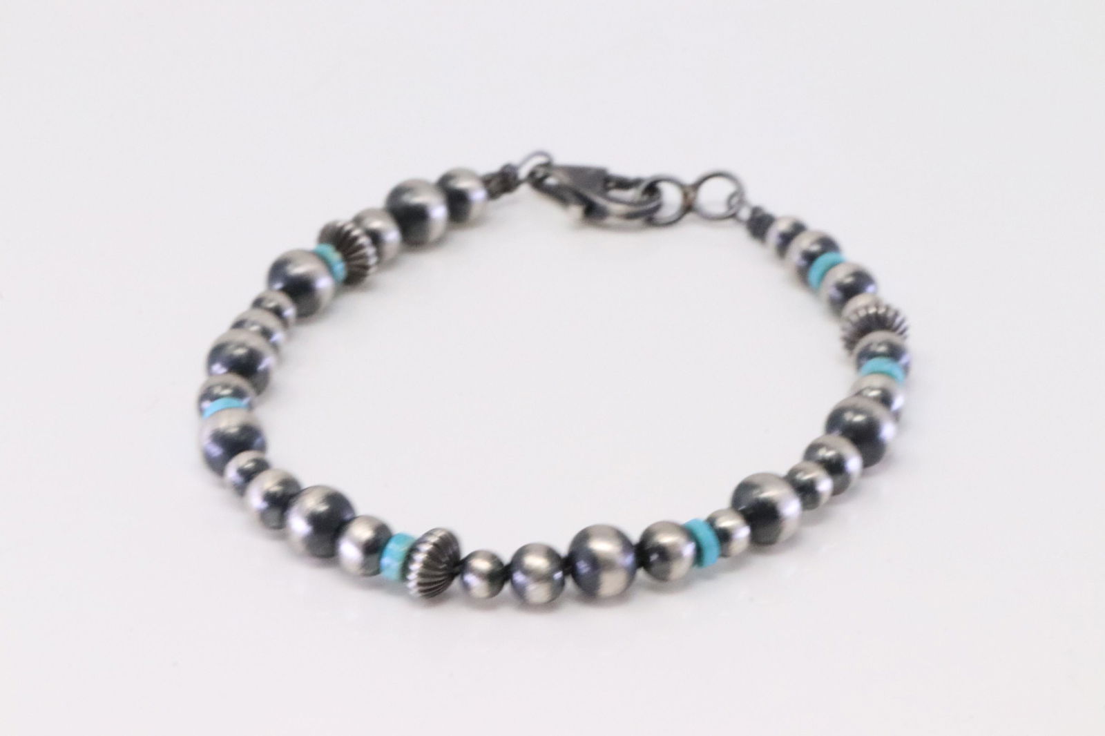 Native America Navajo Handmade Sterling Silver Turquoise / Beaded Bracelet. (1 of 4)