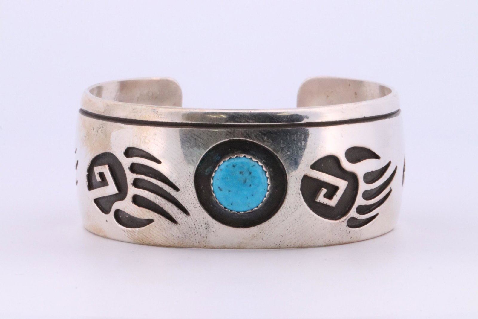 Native America Navajo Handmade Sterling Silver Paw Bear Turquoise Bracelet By Rosco Scott.: This is a Native America Navajo Handmade Sterling Silver Paw Bear Turquoise Bracelet By Rosco Scott.