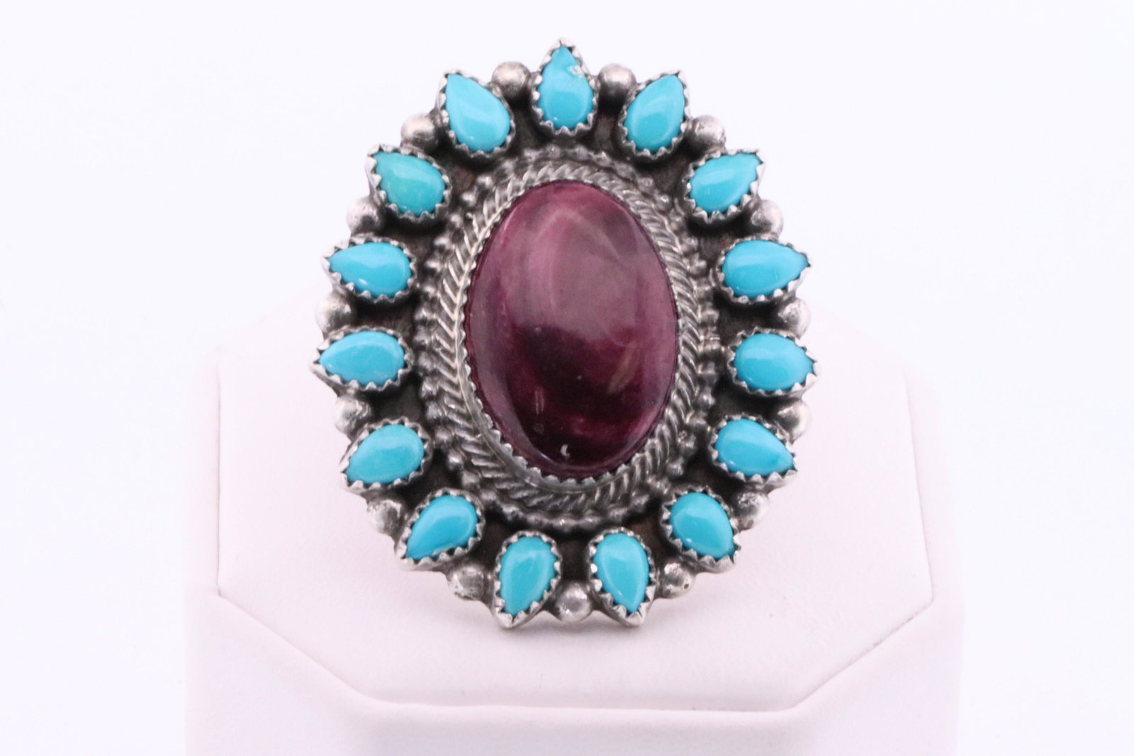 Native America Navajo Handmade Sterling Silver Puple Spiny Oyster / Turquoise Ring By Tom Lewis.: This is a Native America Navajo Handmade Sterling Silver Puple Spiny Oyster / Turquoise Ring By Tom Lewis. Ring size: 5.50.