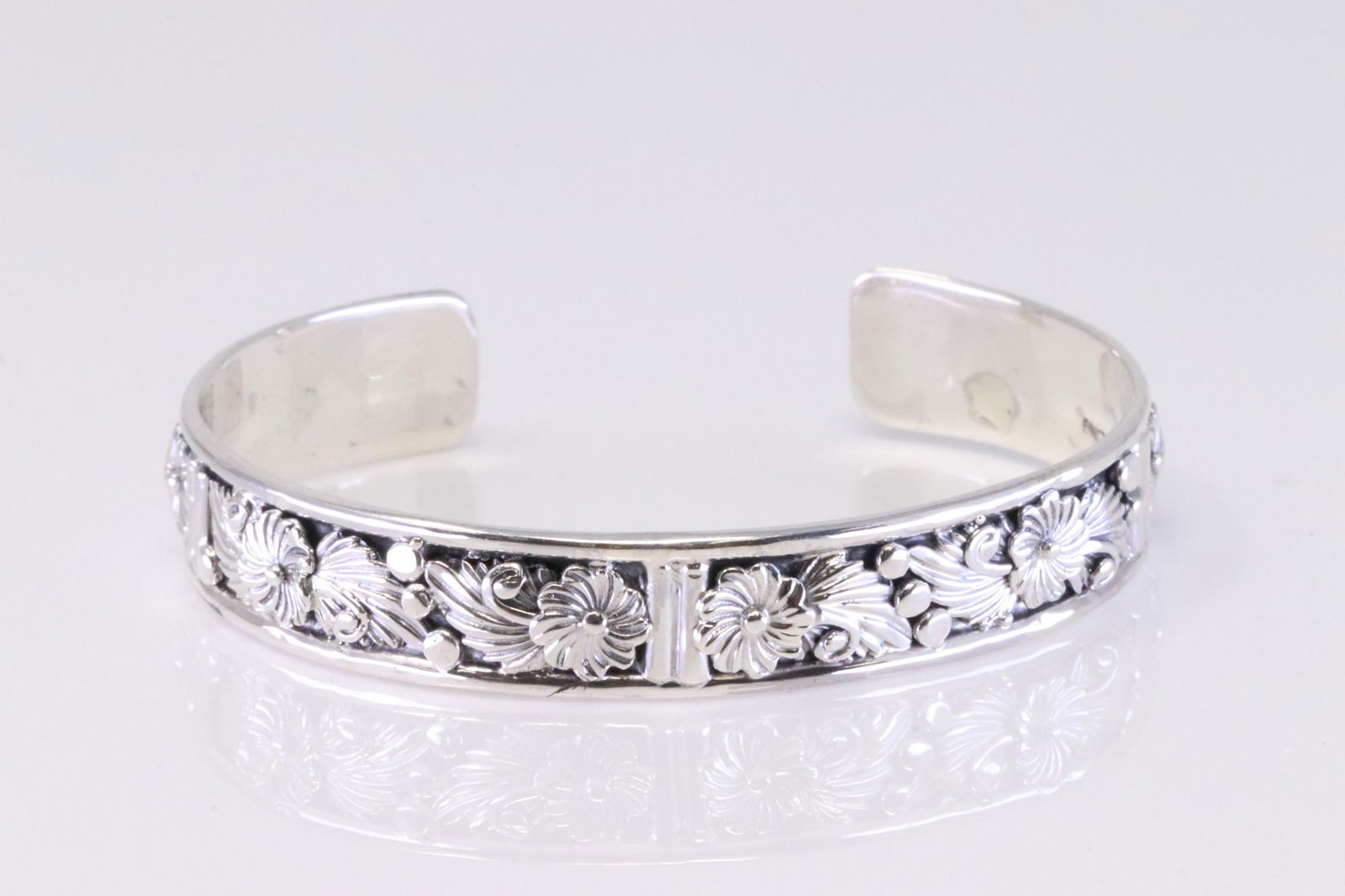 Native America Navajo Handmade Sterling Silver Floral Cuff Bracelet By Tom Dinesto. (1 of 4)