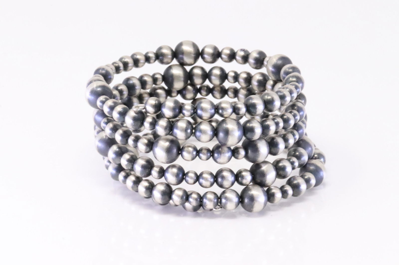 Native America Navajo Handmade Sterling Silver Pearl Beaded Stretch Bracelet. (1 of 4)