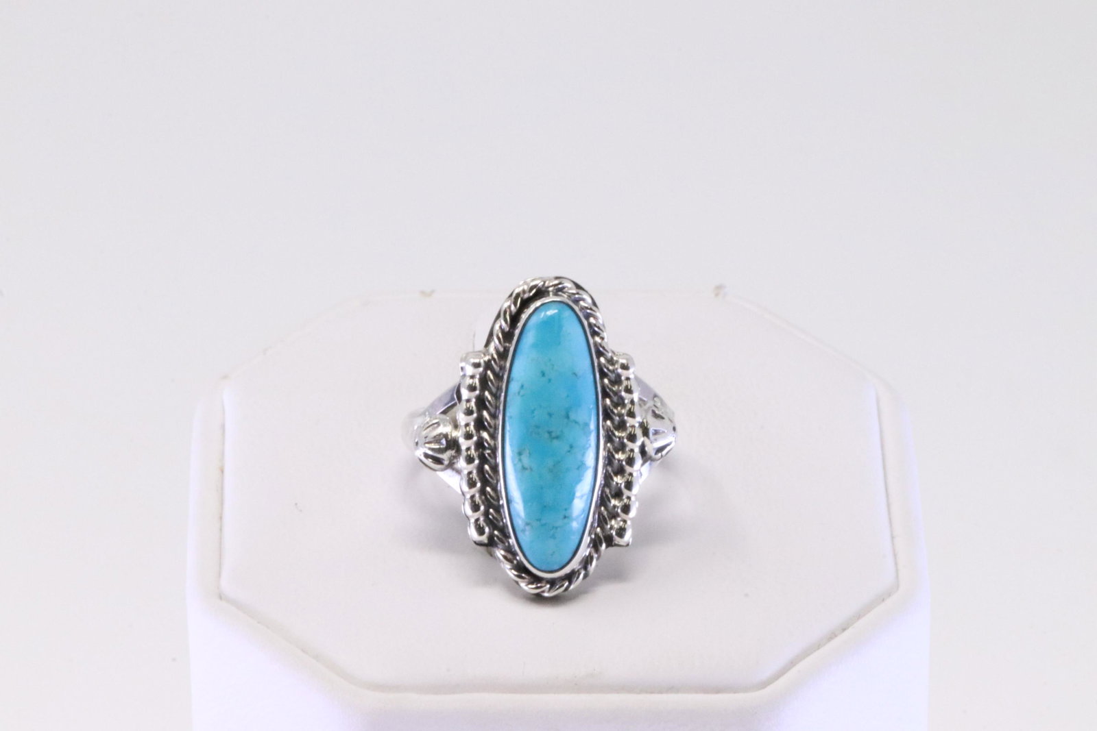 Native America Navajo Sterling Silver Turquoise Ring By Samuel Yellowhair.: This is a Native America Navajo Sterling Silver Turquoise Ring By Samuel Yellowhair. Ring size: 7.50.