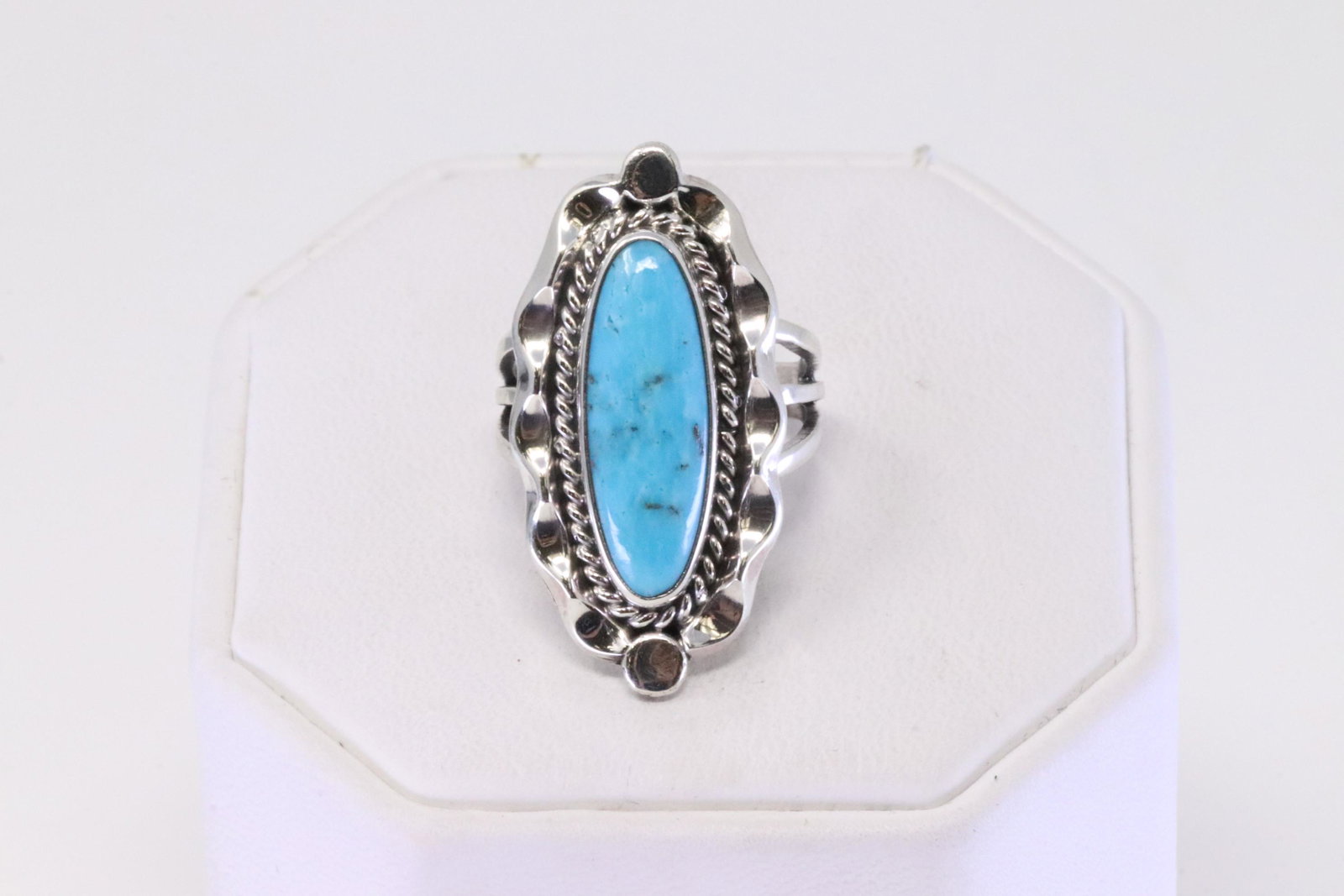 Native America Navajo Sterling Silver Turquoise Ring By Samuel Yellowhair.: This is a Native America Navajo Sterling Silver Turquoise Ring By Samuel Yellowhair. Ring size: 5.50.