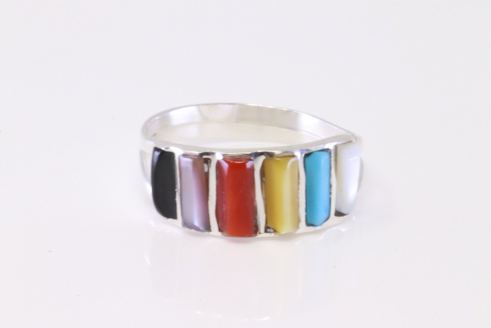 Native America Navajo Sterling Silver Multi-Color Stone Ring.: This is a ative America Navajo Sterling Silver Multi-Color Stone Ring. Ring size: 7.25.