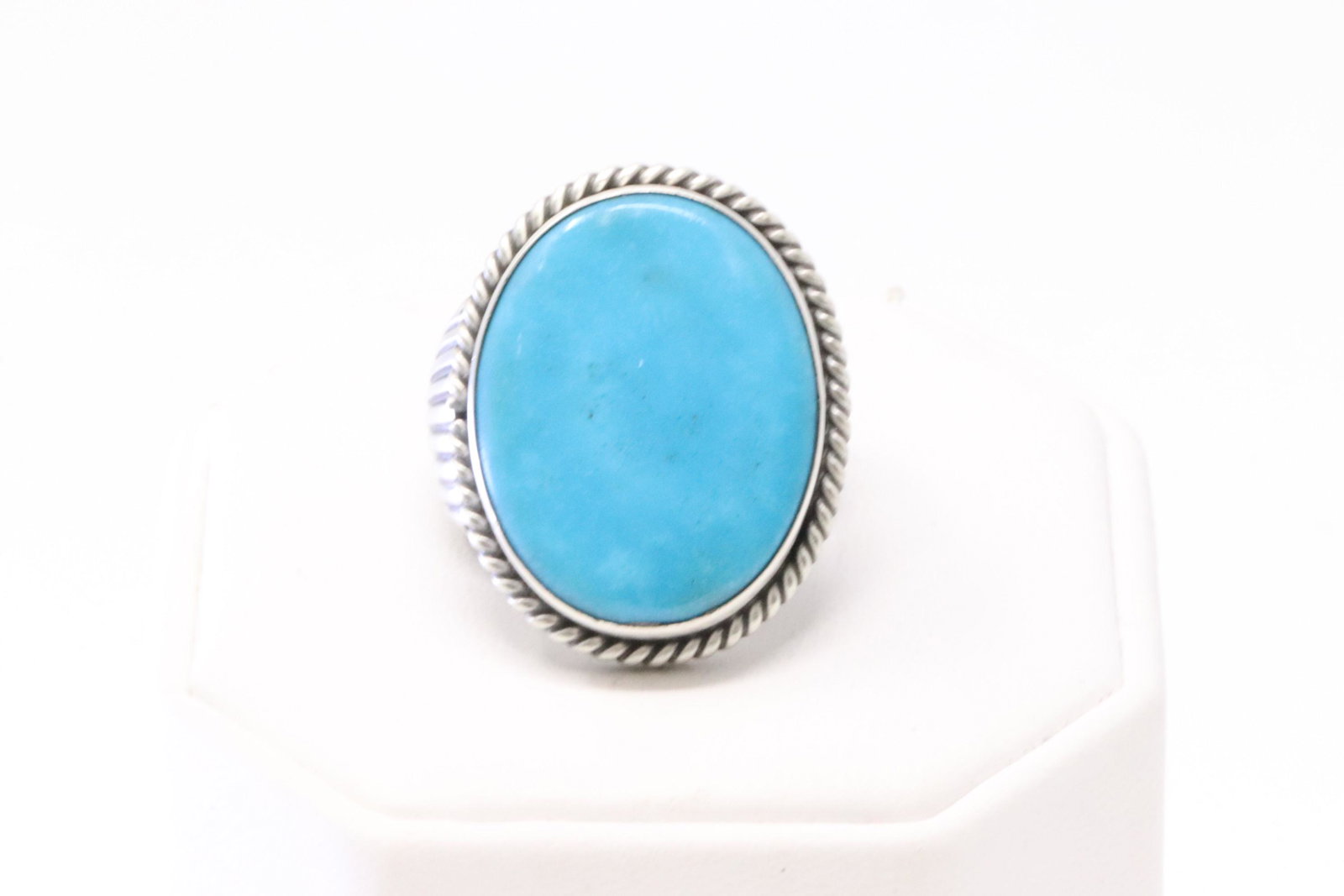 Native America Navajo Sterling Silver Turquoise Ring By Samuel Yellowhair.: This is a Native America Navajo Sterling Silver Turquoise Ring By Samuel Yellowhair. Ring size: 6.50.