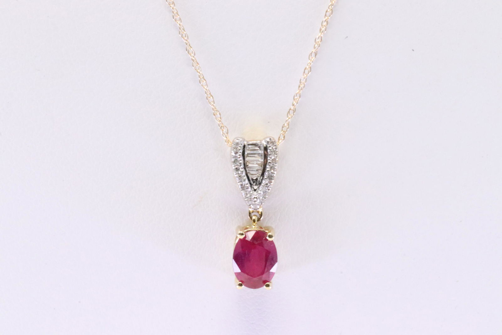 Ruby & Diamond Pendant / Necklace 14Kt. (1 of 4)