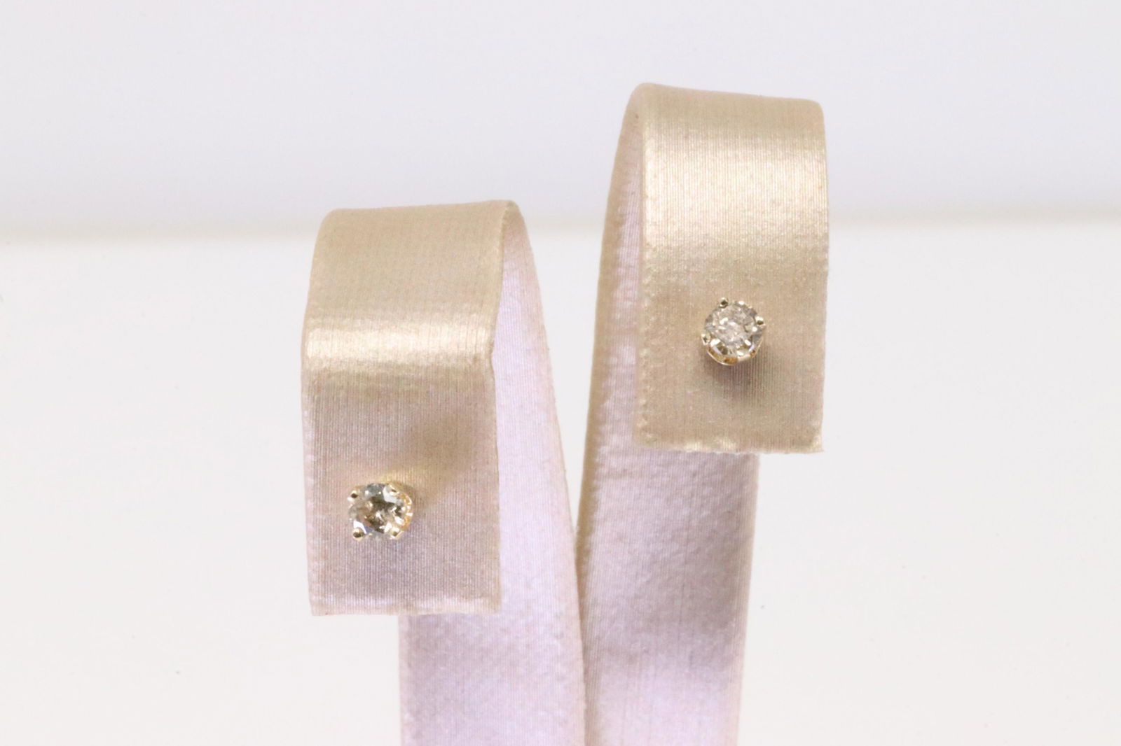 14KT Diamond Stud Earrings (1 of 4)