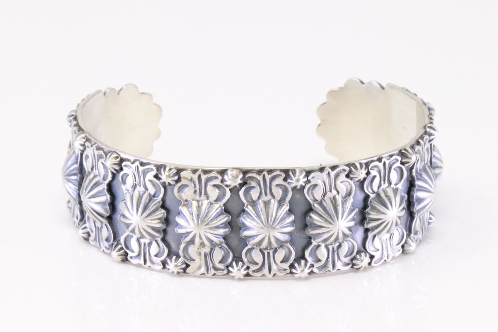 Native America Navajo Sterling Silver Bracelet Cuff By Bobby Platero.: This is a Native America Navajo Sterling Silver Bracelet Cuff By Bobby Platero.