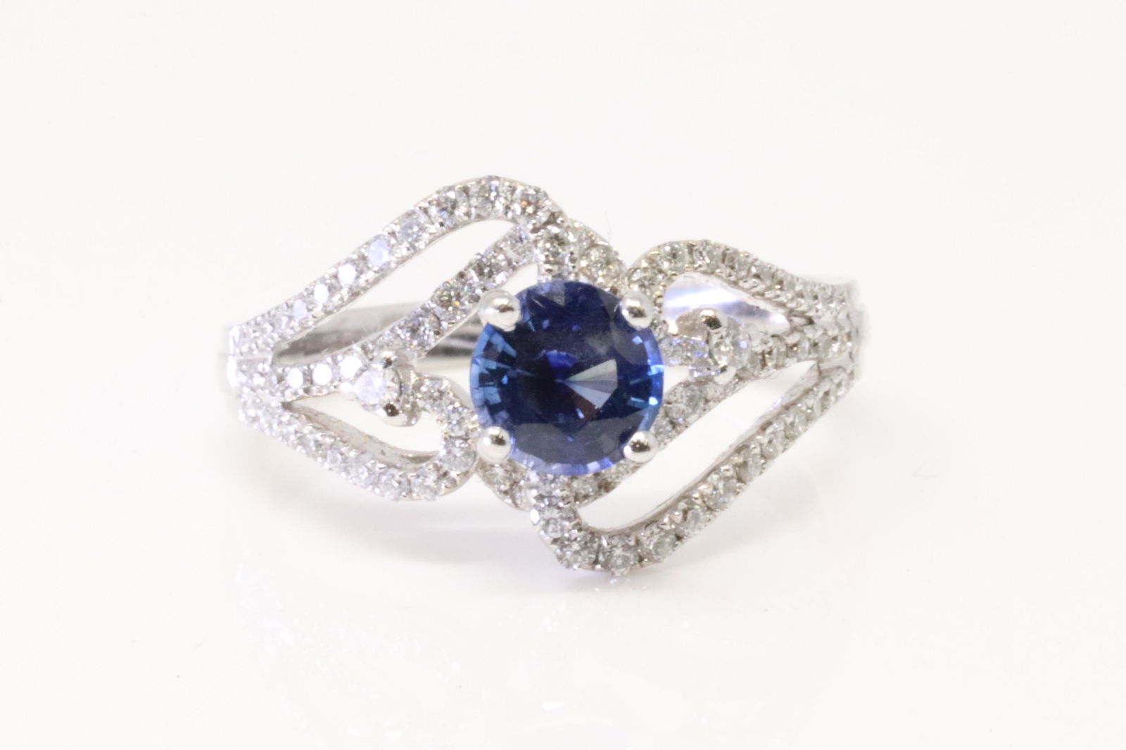 18Kt Sapphire | Diamond Ring (1 of 4)