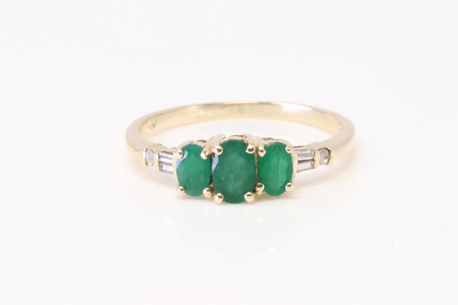 Emerald & Diamond Ring 10Kt. (1 of 4)
