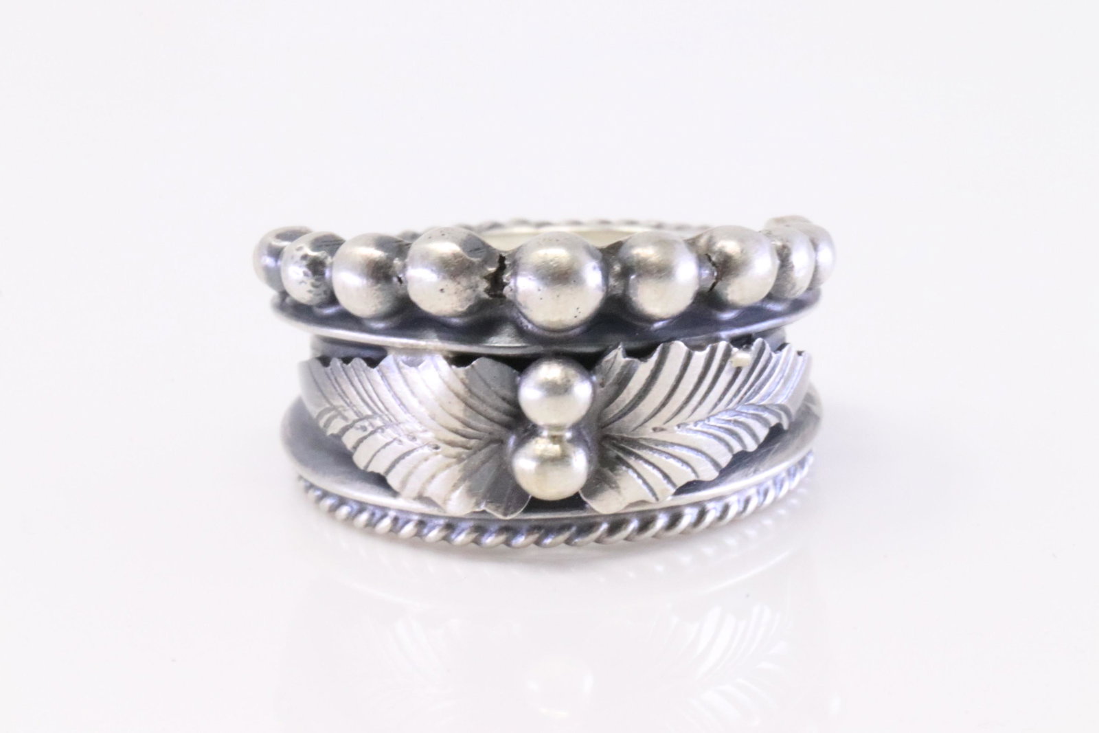 Native America Navajo Sterling Silver Turquoise Ring By Tom Lewis.: This is a Native America Navajo Sterling Silver Turquoise Ring By Tom Lewis. Ring size: 7.75.