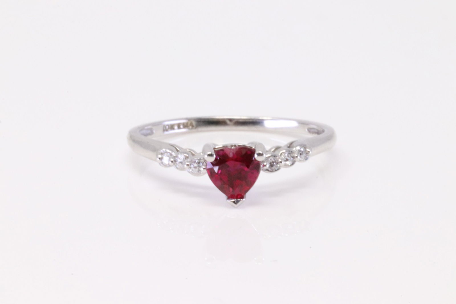 Red Heart & Diamonds Ring 10Kt. (1 of 4)