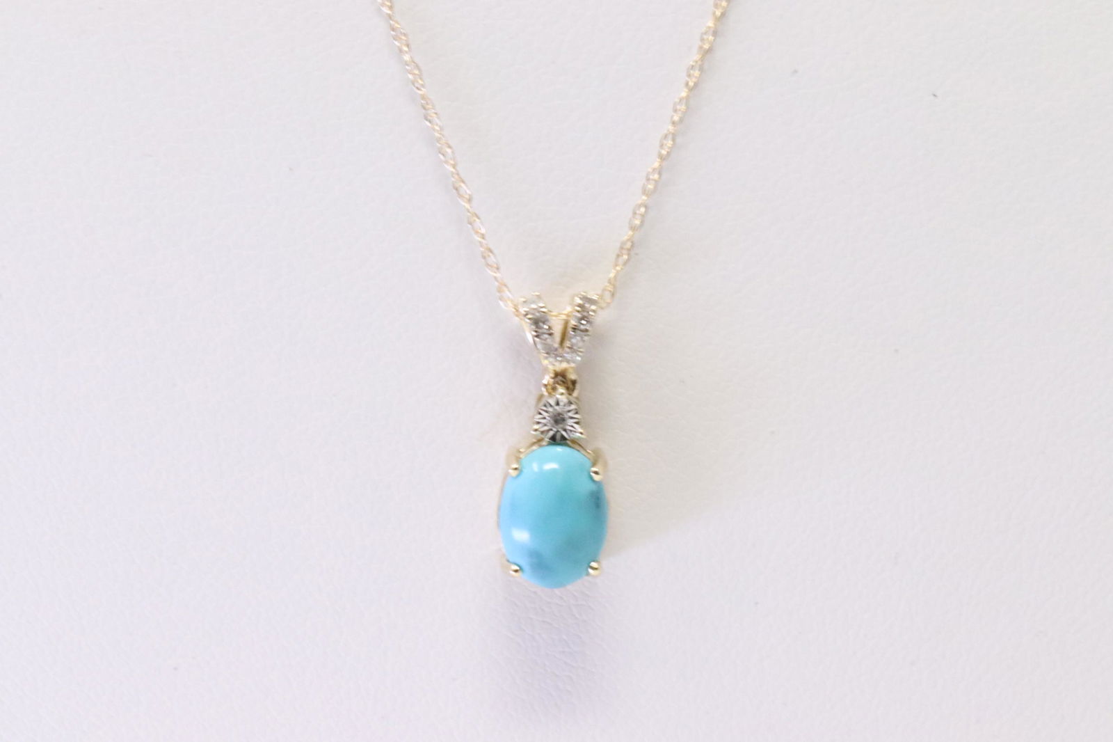 Turquoise & Diamond Pendant / Necklace 10Kt. (1 of 4)