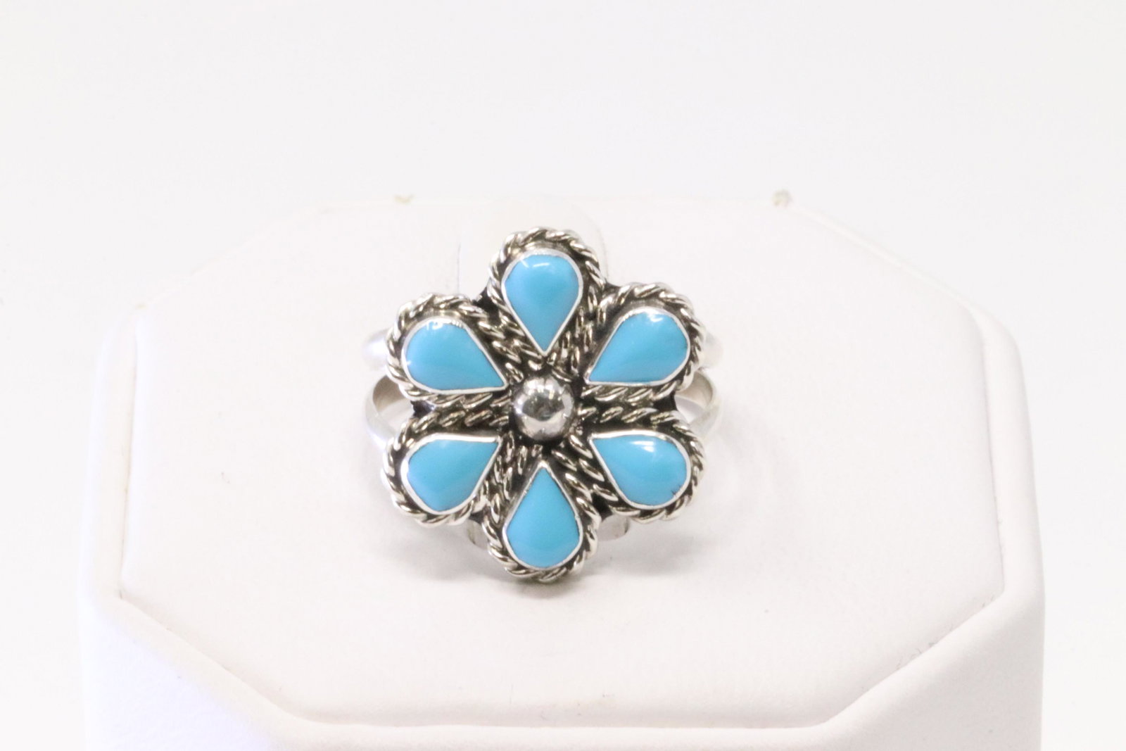 Native America Zuni Sterling Silver Turquoise Flower Ring By Gina Dosedo.: This is a Native America Zuni Sterling Silver Turquoise Flower Ring By Gina Dosedo. Ring size: 9.00.