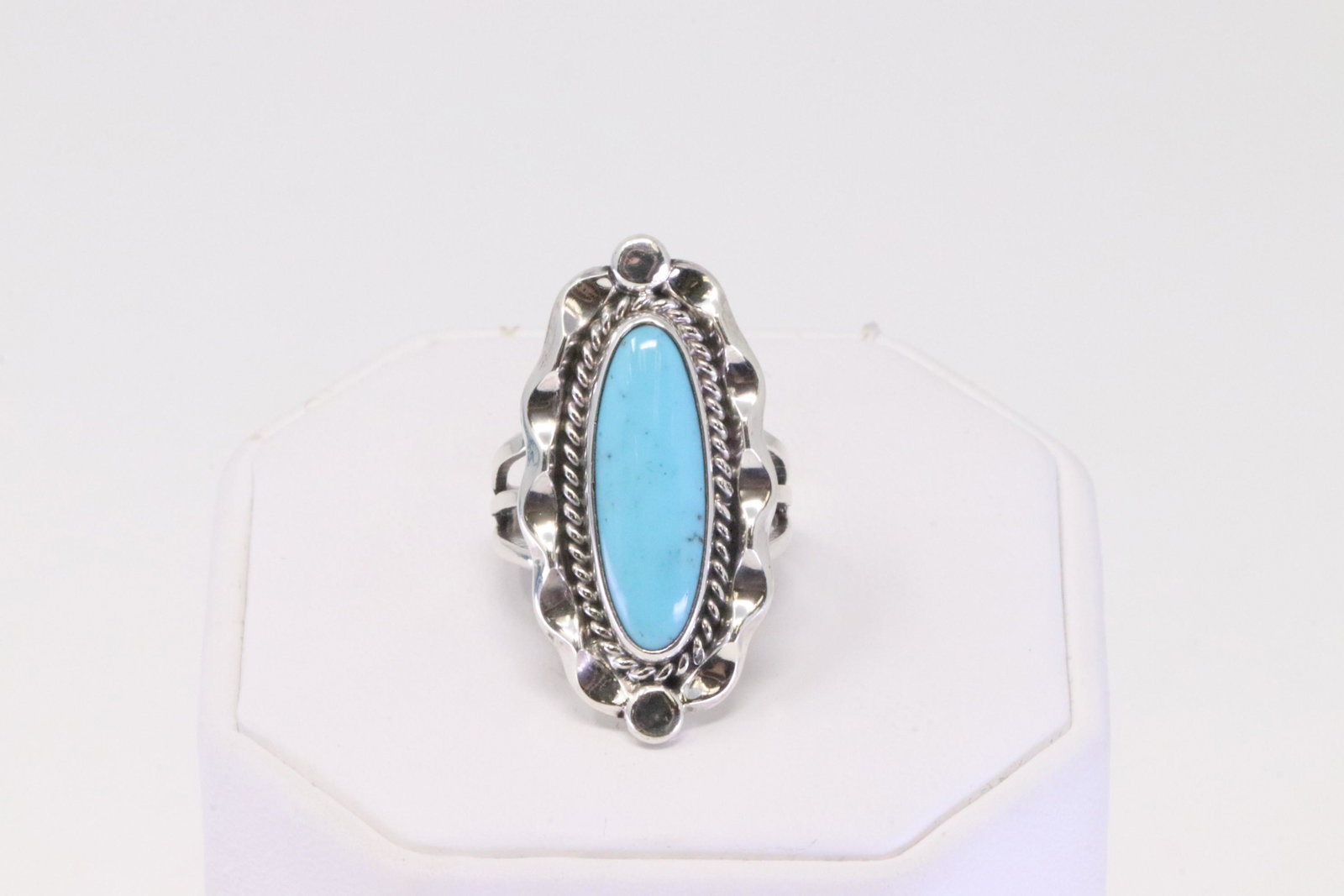 Native America Navajo Sterling Silver Turquoise Ring By Samuel Yellowhair.: This is a Native America Navajo Sterling Silver Turquoise Ring By Samuel Yellowhair. Ring size: 5.50.