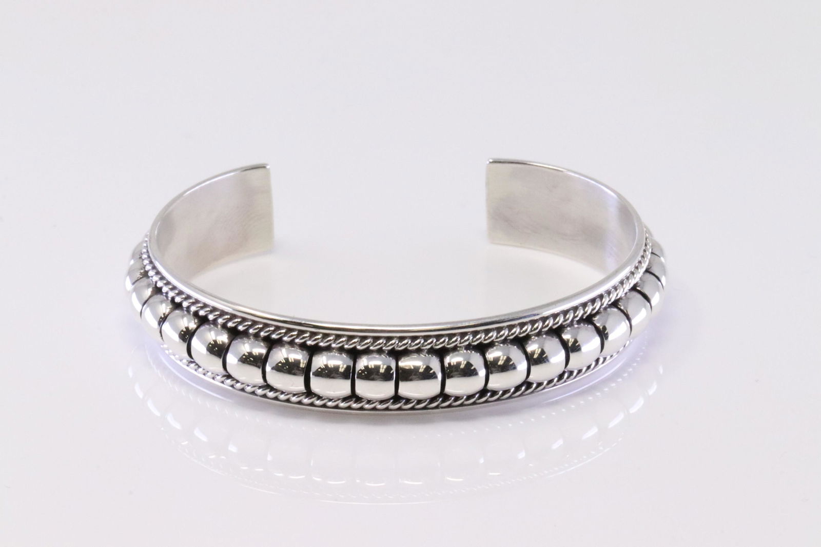 Native America Navajo Sterling Silver Cuff Bracelet By Thomas Charley. (1 of 4)
