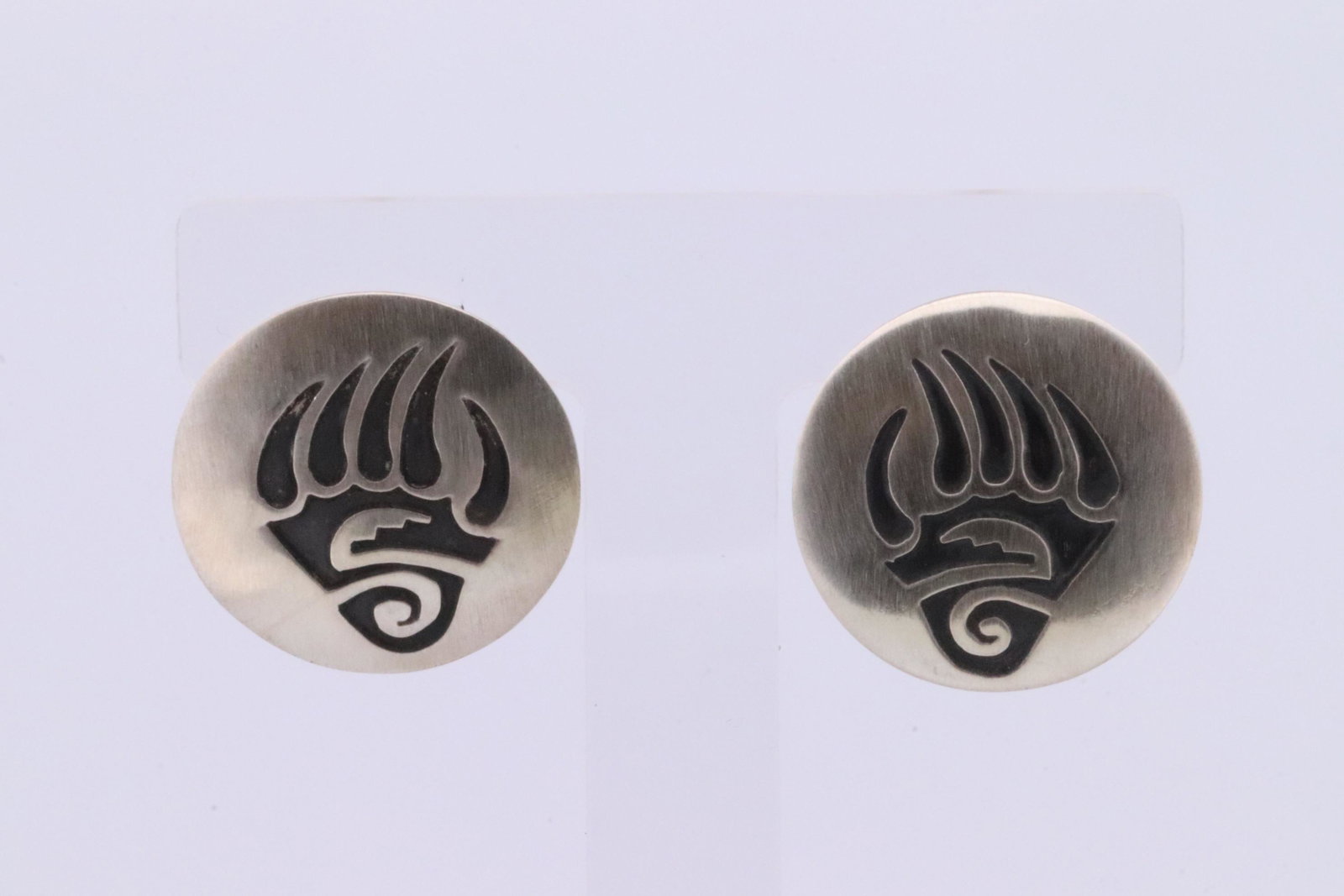 Native America Navajo Sterling Silver Paw Bear Post Earring's By Lester Gene.: This is a Native America Navajo Sterling Silver Paw Bear Post Earring's By Lester Gene.