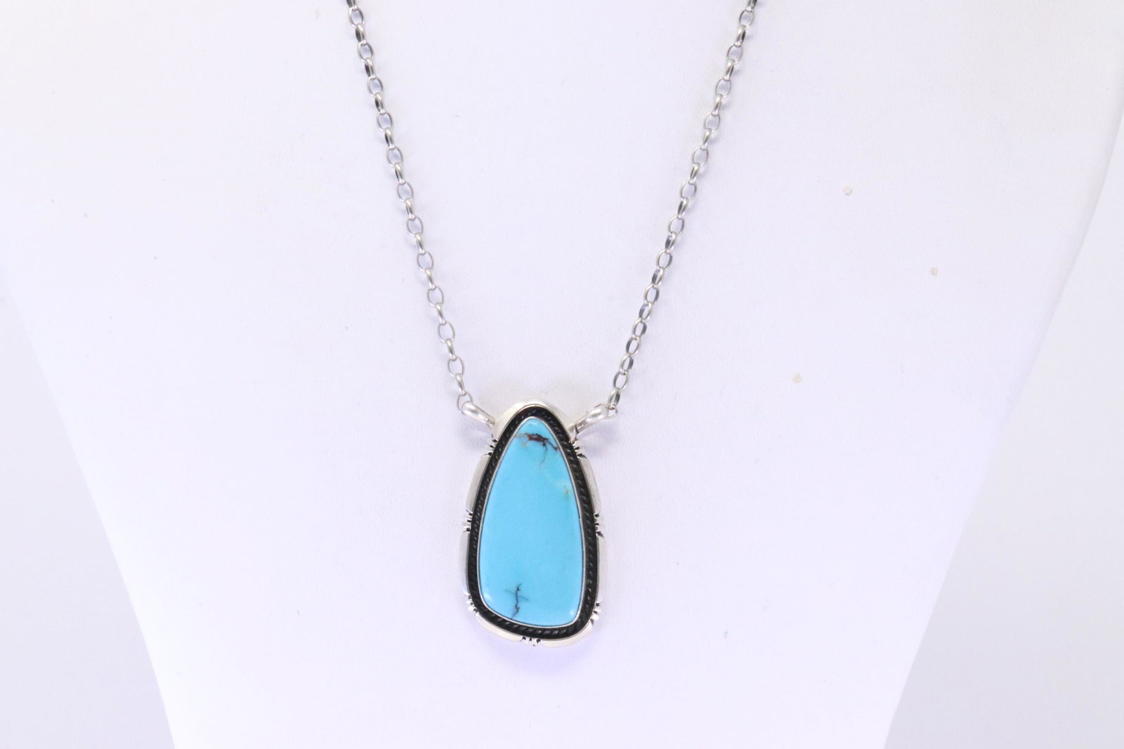 Native America Navajo Sterling Silver Campitos Turquoise Necklace By Alfred Martinez.: This is a Native America Navajo Sterling Silver Campitos Turquoise Necklace By Alfred Martinez. Necklace length: 16.00"