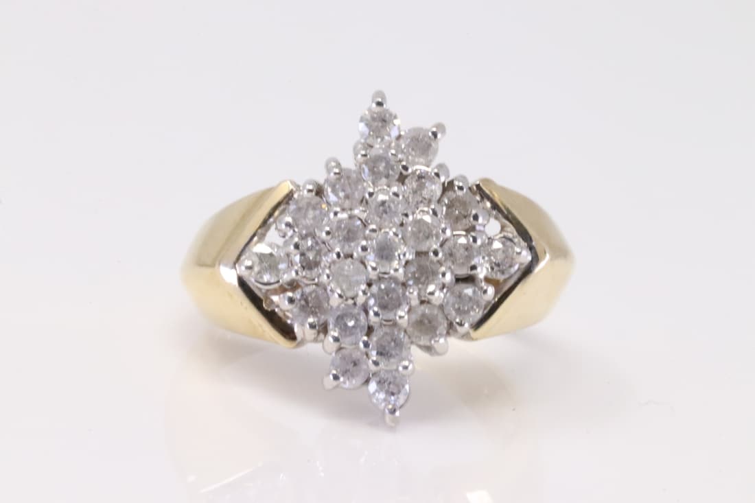 Ladies Diamond Ring 10Kt. (1 of 4)