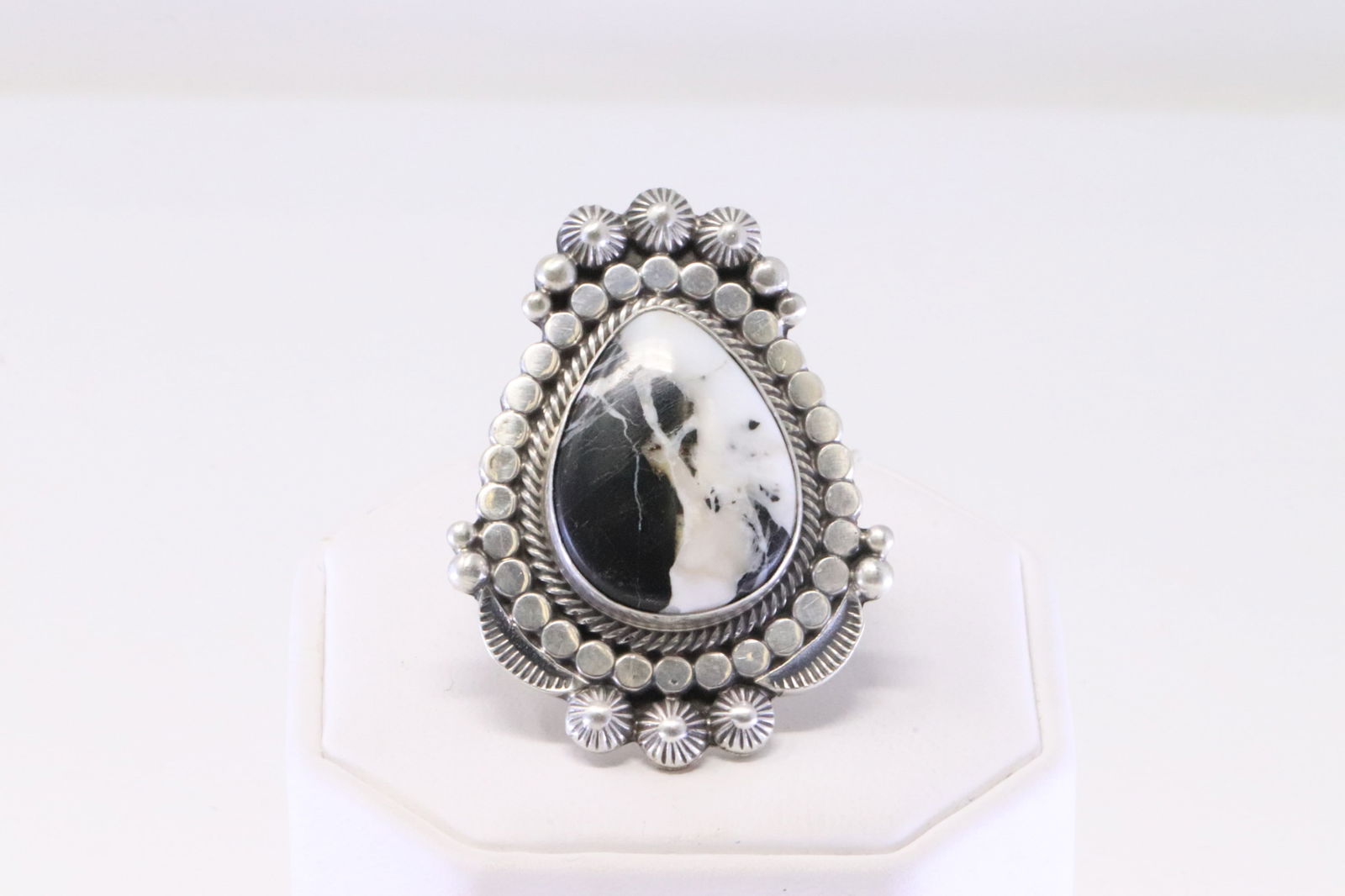Native America Navajo Sterling Silver White Buffalo Ring By Tom Lewis. (1 of 4)