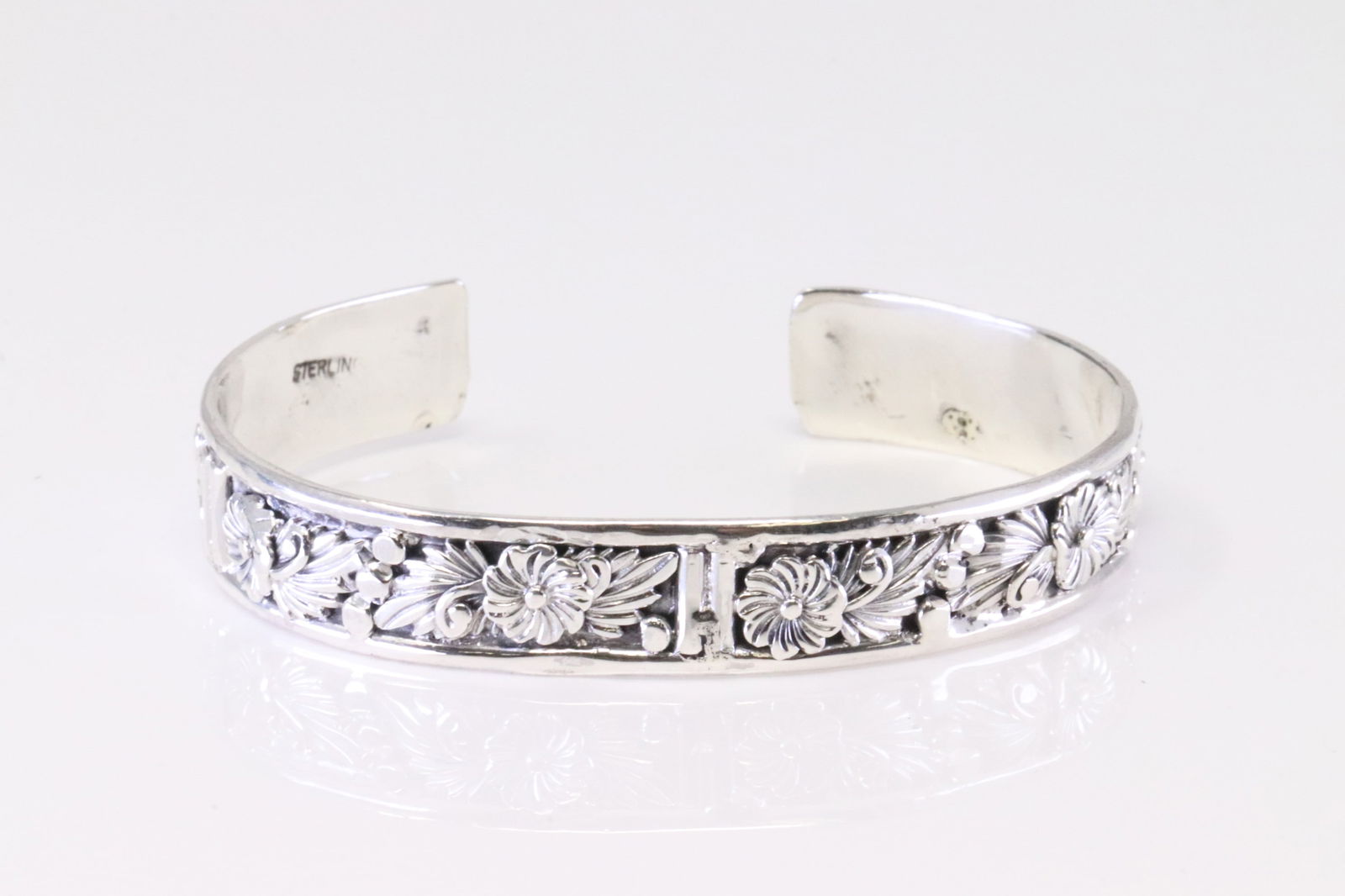 Native America Navajo Sterling Silver Floral Bracelet Cuff By Tom Dinetso. (1 of 4)