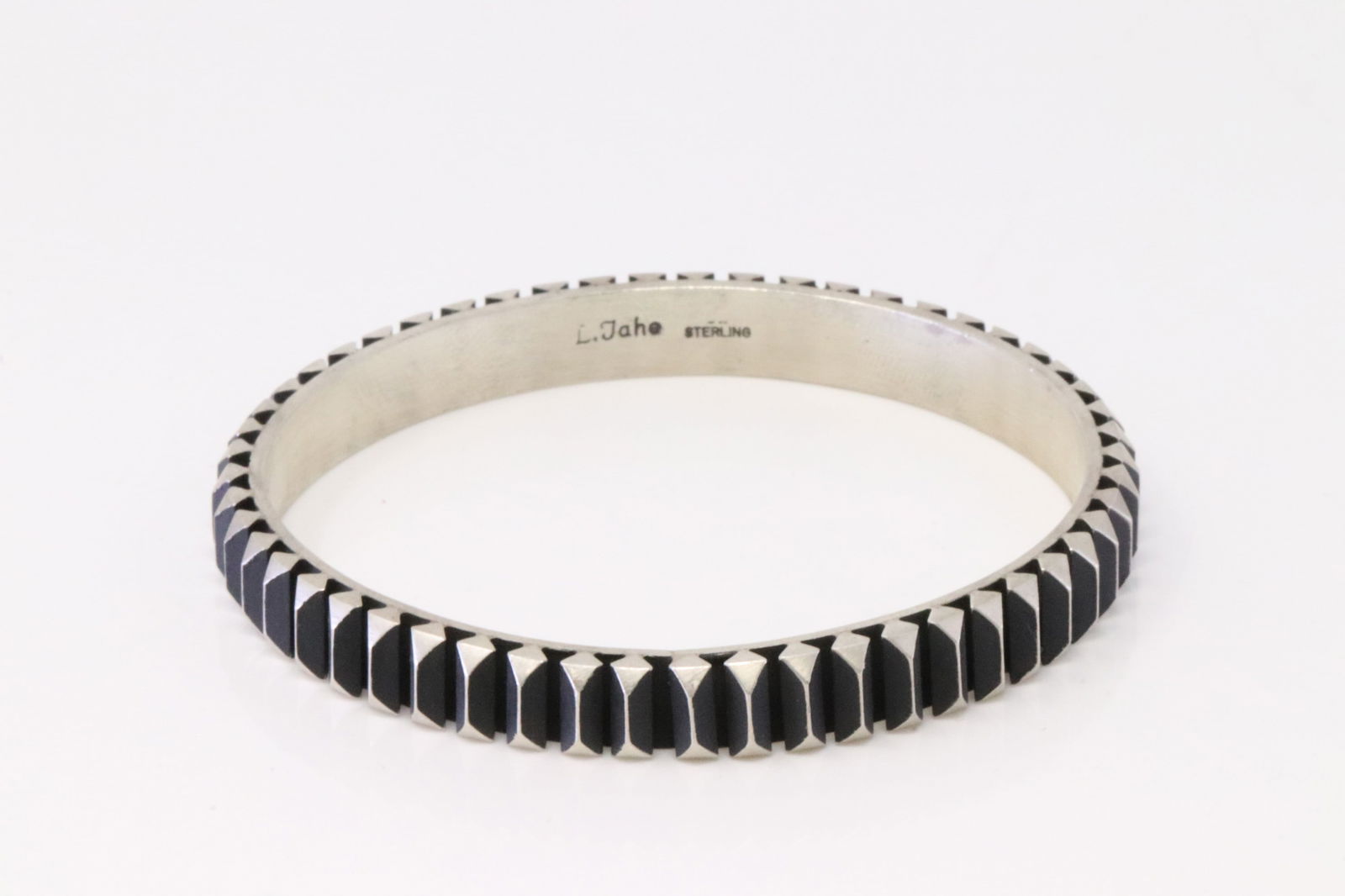 Native American Navajo Sterling Silver Bangle Cuff Bracelet By L.Tahe. (1 of 4)