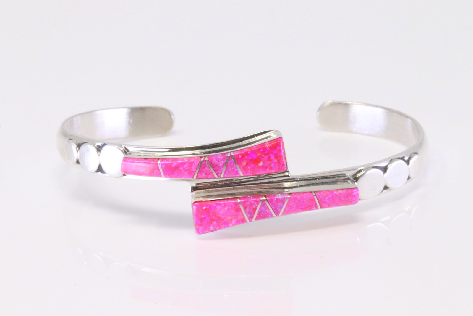 Native America Navajo Sterling Silver Synthetic Opal Bracelet By Billy Long.: This is a Native America Navajo Sterling Silver Synthetic Opal Bracelet By Billy Long.