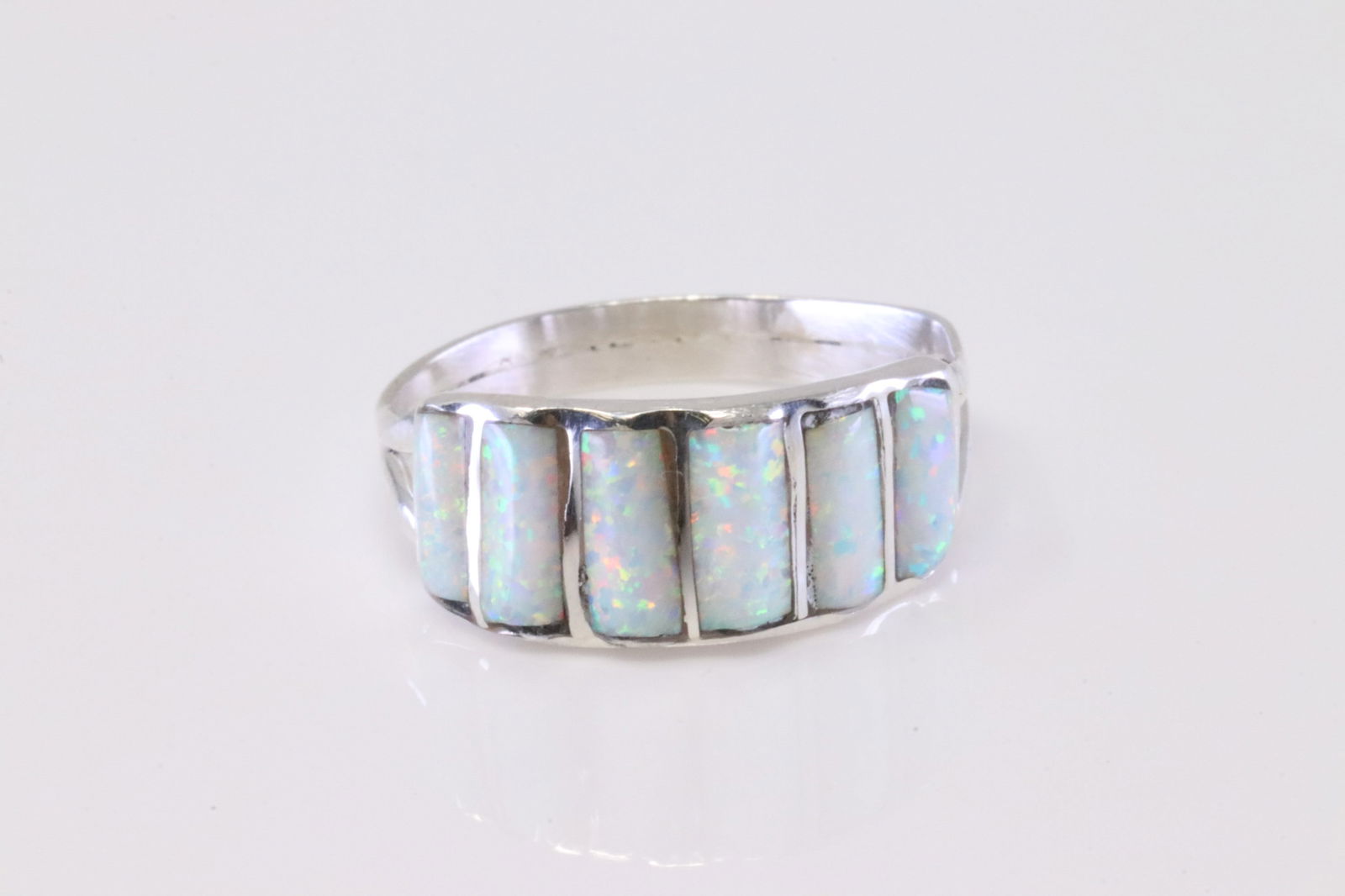 Native America Navajo Sterling Silver Synthetic Opal Ring. (1 of 4)