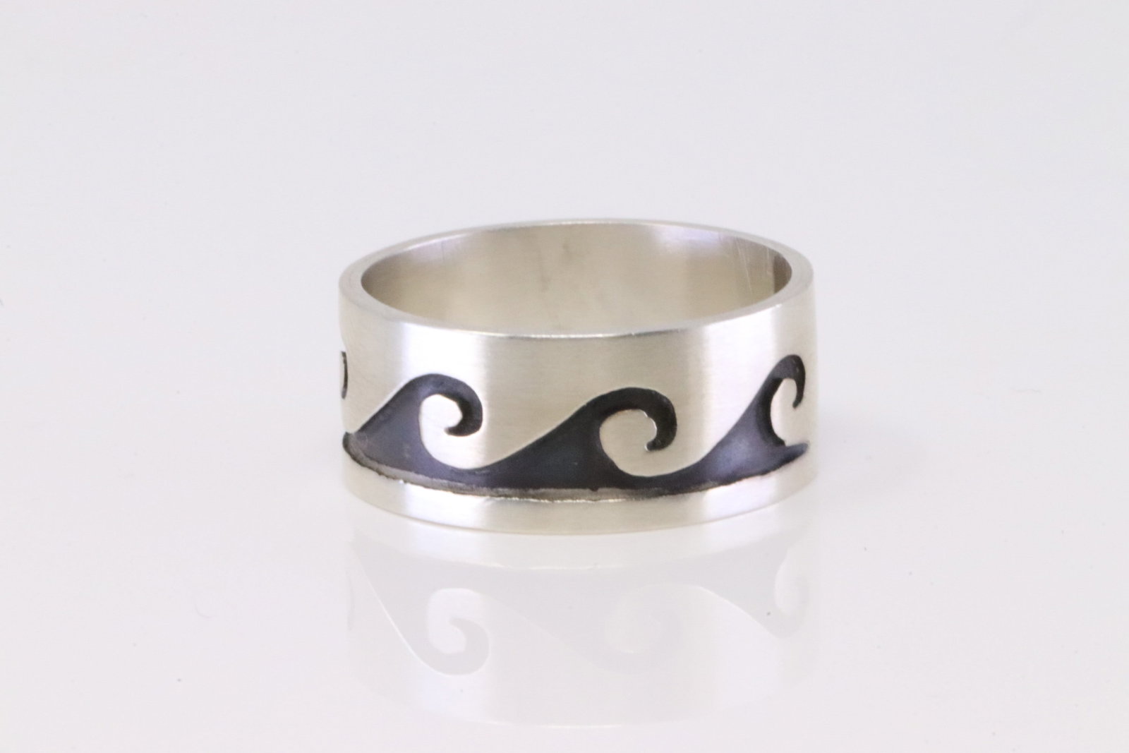 Native America Navajo Sterling Silver Stamped Ring By Lester Gene.: This is a Native America Navajo Sterling Silver Stamped Ring By Lester Gene. Ring size: 8.75.