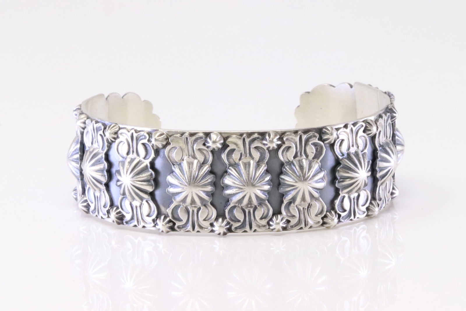 Native American Navajo Sterling Silver Cuff Bracelet By Bobby Platero. (1 of 4)