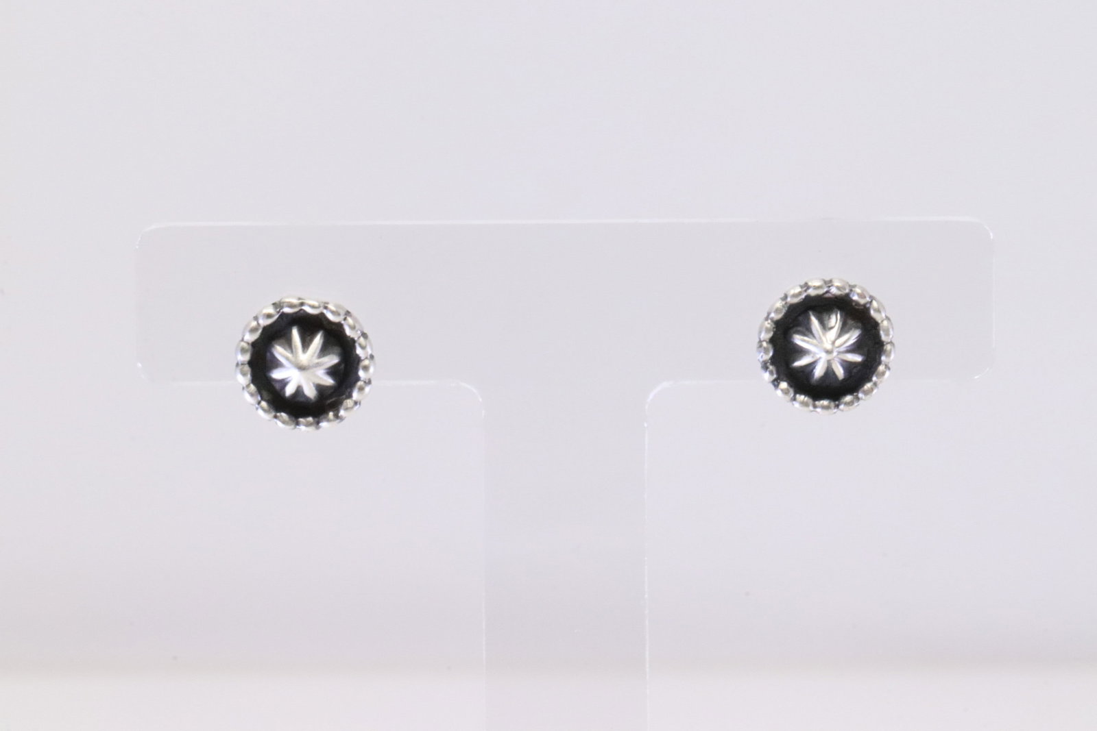 Native America Navajo Sterling Silver Post Earring's By Etta Larry.: This is a Native America Navajo Sterling Silver Post Earring's By Etta Larry.