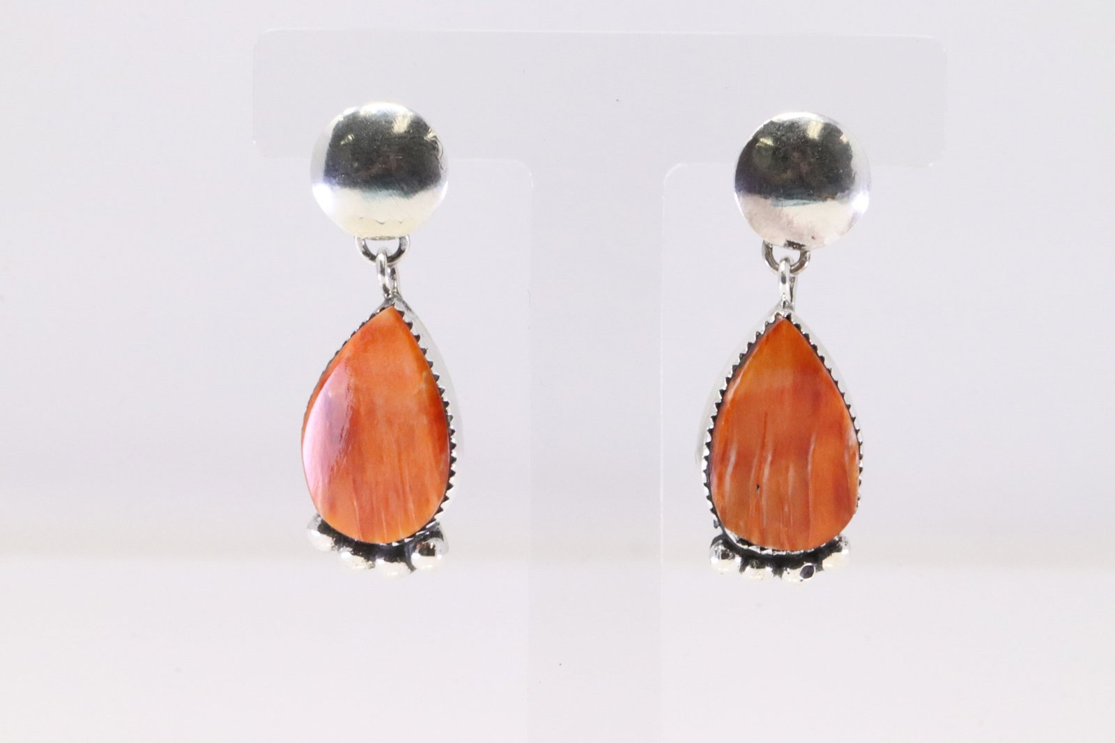 Native America Navajo Sterling Silver Spiny Oyster Post / Dangling Earring's By Selina Warner.: This is a Native America Navajo Sterling Silver Spiny Oyster Post / Dangling Earring's By Selina Warner.