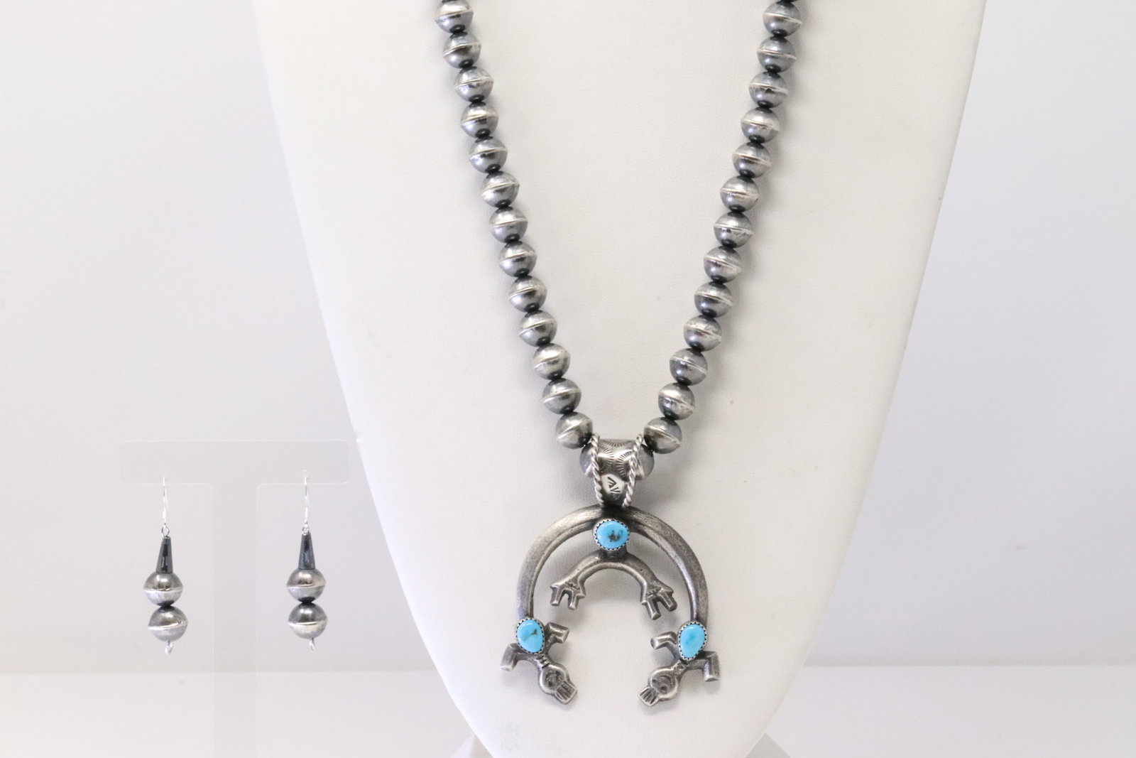 Native America Navajo Sterling Silver Turquoise Naja Necklace & Earring's Set By Gilbert Martin.: This si a Native America Navajo Sterling Silver Turquoise Naja Necklace & Earring's Set By Gilbert Martin. Necklace length: 24.00"