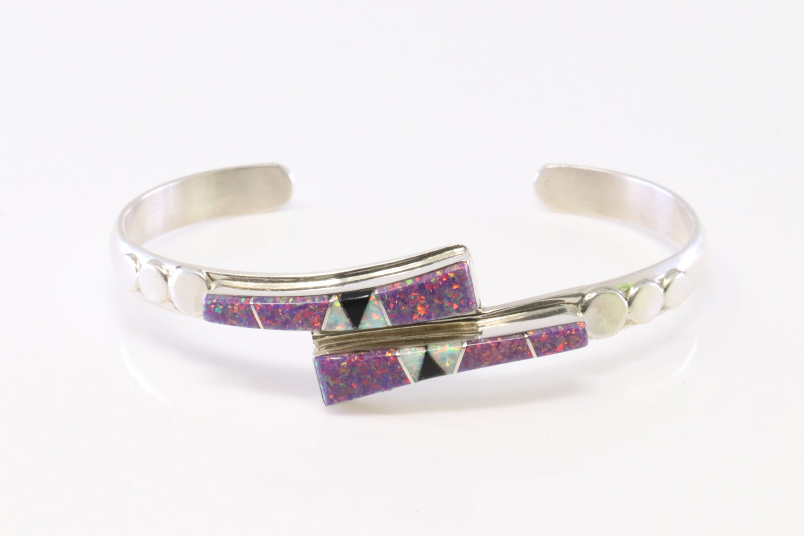 Native America Navajo Sterling Silver Synthetic Multi-Color Opal Bracelet By Billy Long.: This is a Native America Navajo Sterling Silver Synthetic Multi-Color Opal Bracelet By Billy Long.