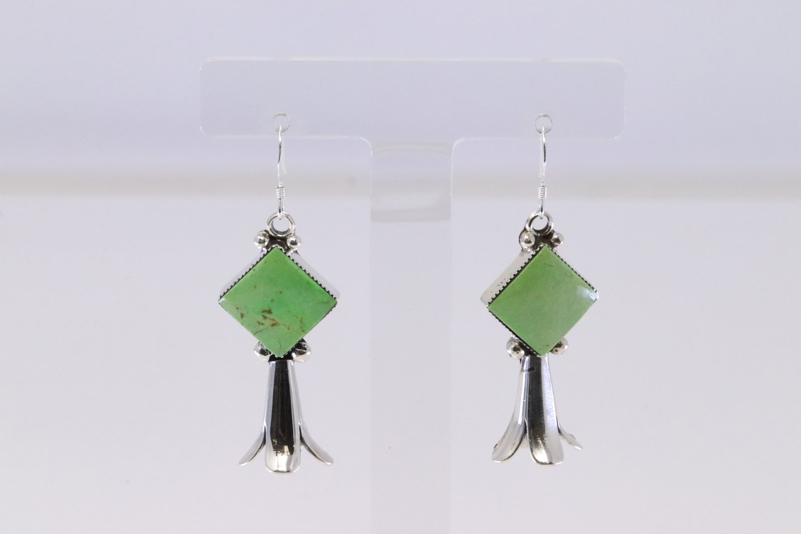 Native American Navajo Sterling Silver Green Stone Squash Blossom Dangling Earring's By Suzanna: This is a merican Navajo Sterling Silver Green Stone Squash Blossom Dangling Earring's By Suzanna Johnson.