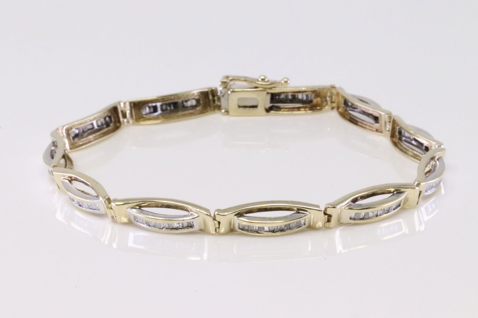 Diamond Bracelet 10Kt. (1 of 4)
