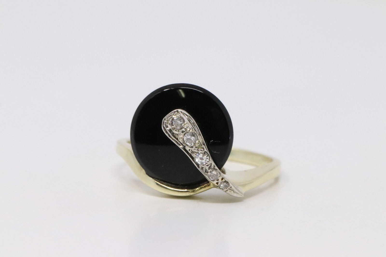 14Kt Yellow Gold Onyx Diamond Ring. (1 of 4)