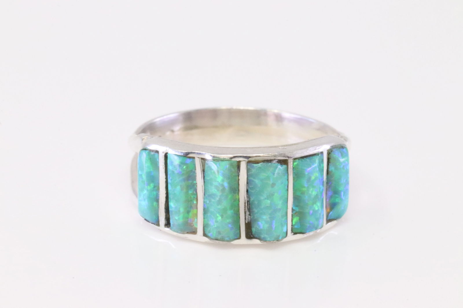 Native America Navajo Sterling Silver Synthetic Opal Ring. (1 of 4)