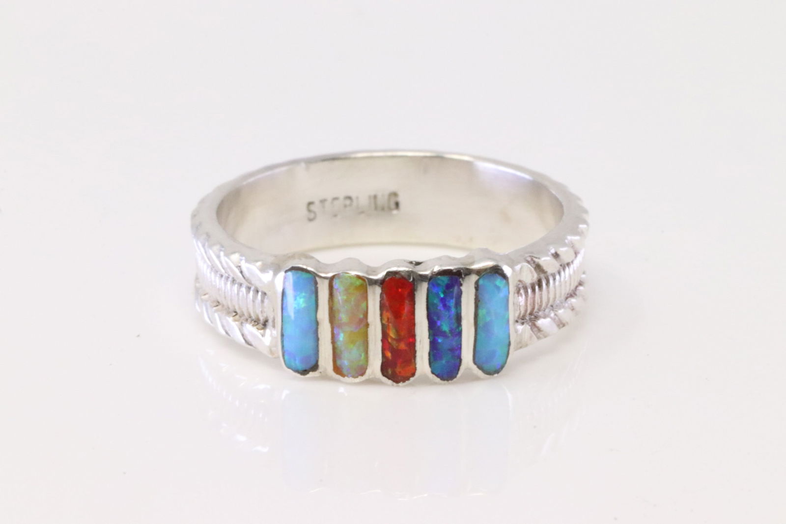 Native America Navajo Sterling Silver Multi-Color Stone Ring. (1 of 4)