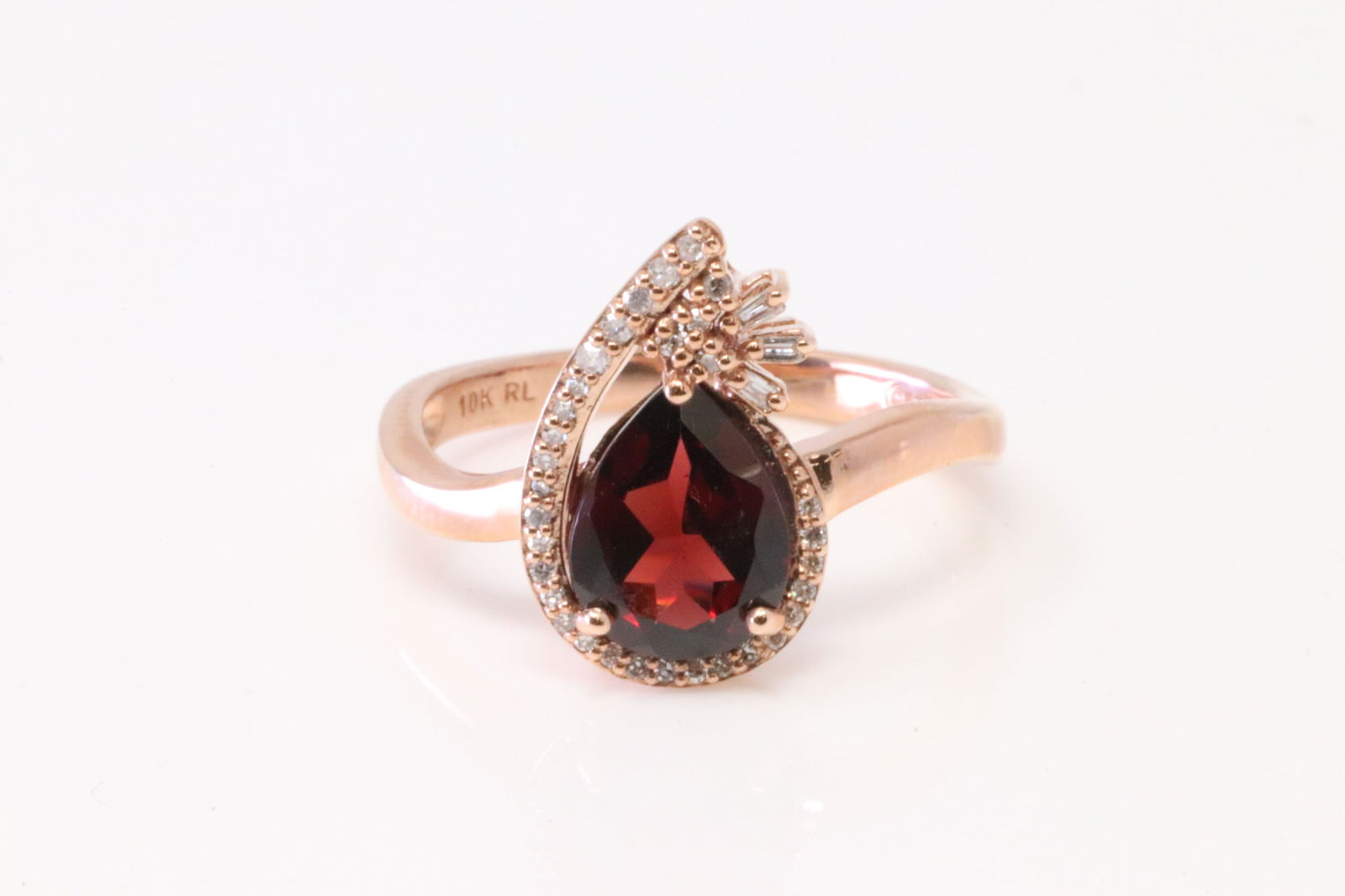 Garnet 7 Diamond Ring 10Kt. (1 of 4)