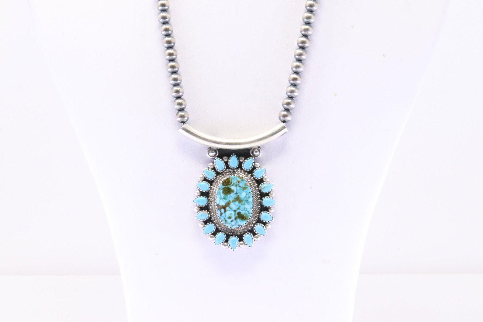 Native America Navajo Sterling Silver Turquoise Necklace By Tom Lewis.: This is a Native America Navajo Sterling Silver Turquoise Necklace By Tom Lewis. Necklace length: 16.00"