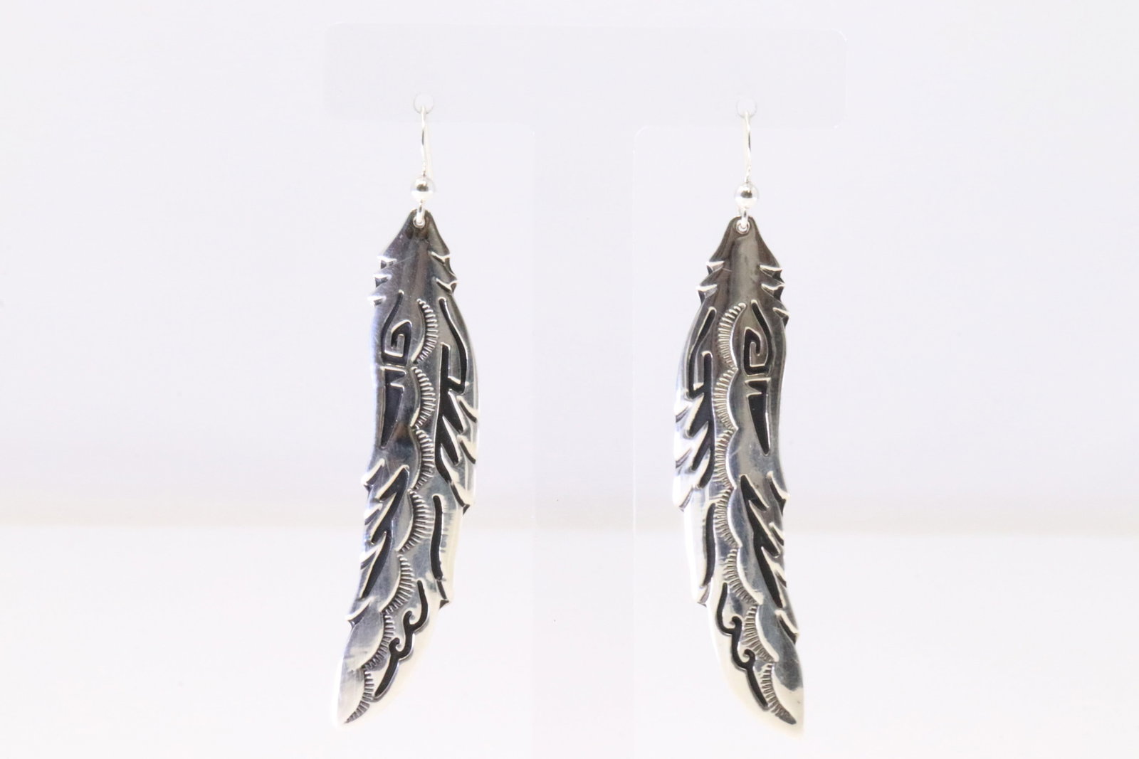 Native American Navajo Sterling Silver Feather Dangling Earring's By T&R Singer.: This is a Native American Navajo Sterling Silver Feather Dangling Earring's By T&R Singer.