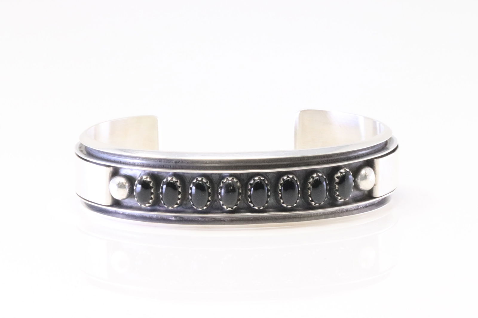 Native America Navajo Sterling Silver Black Onyx Bracelet Cuff By Calvin James. (1 of 4)