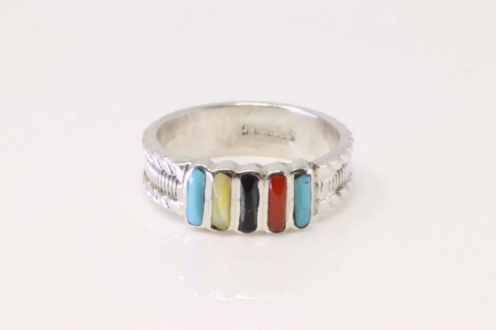 Native America Navajo Sterling Silver Multi-Color Stone Ring.: This is a Native America Navajo Sterling Silver Multi-Color Stone Ring. Ring size: 5.50.