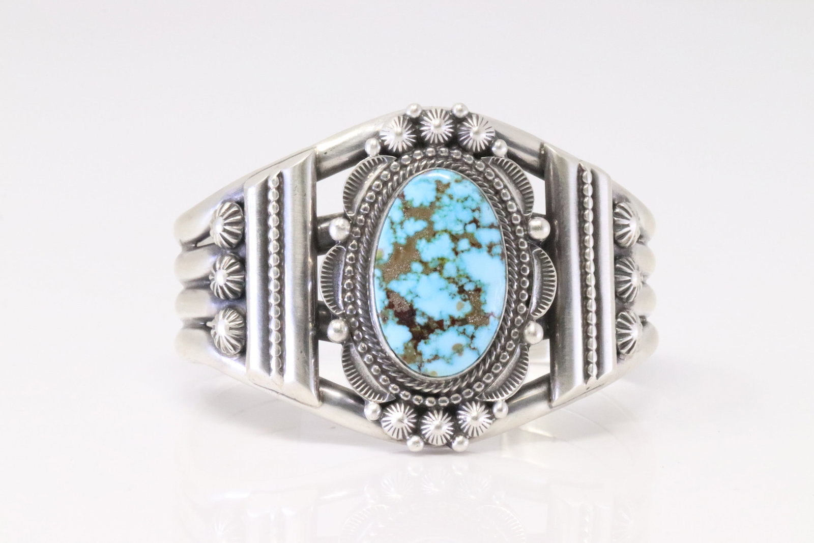 Native America Navajo Sterling Silver Kingman Turquoise Bracelet By Tom Lewis.: This is a Native America Navajo Sterling Silver Kingman Turquoise Bracelet By Tom Lewis.