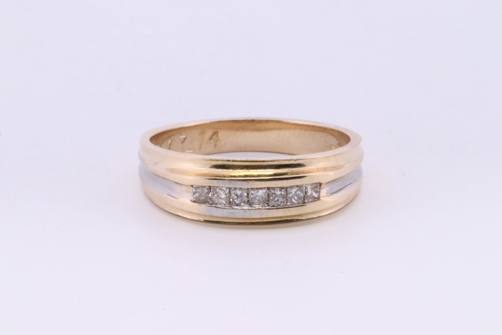 Diamond Ring 14Kt. (1 of 4)